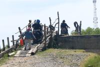 Akses jalan menuju Kampung Bahari Teluk Sepang Kota Bengkulu.