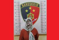 Petugas yang tergabung dalam Tim Satgas Tindak Pidana Perdagangan Orang Polres Kaur menangkap seorang perempuan berinisial Inga (44), warga Kabupaten Kaur, Jumat (16/6/2023) malam, sekira pukul 23.30 WIB.