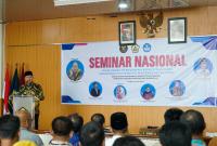 Gubernur Rohidin buka Seminar Nasional "Arah Baru Penegakan Konstitusi dan Demokrasi di Tengah Instabilitas Global" yang digelar oleh Fakultas Hukum Universitas Bengkulu (UNIB), (5/5/2023).