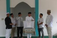 Tampak Gubernur Rohidin saat Mengambil Undian THR