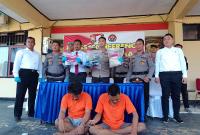 Dua pria berinisial YA (26) warga Kabupaten Kaur dan M-C (24) warga Kota Bengkulu, pada Kamis 31 Agustustus 2023 kemarin, dimankan tim Opsnal Polsek Sukaraja.