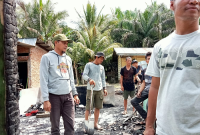 Bupati Mukomuko Respon Cepat Musibah Kebakaran di Desa Semundam, Langsung Turunkan Tim