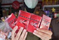 Rokok ilegal yang dijual di berbagai warung di Kota Bengkulu.