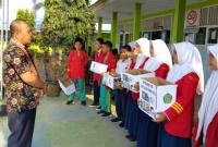 Penggalangan dana peduli Palestina. 