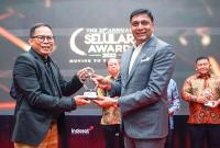 Vikram Sinha, President Director and CEO Indosat Ooredoo Hutchison, meraih CEO of the Year di ajang Selular Award 2023, 