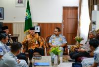 Sekretaris Daerah Provinsi Bengkulu menerima kunjungan Manajemen PT Jasa Raharjadi Ruang kerja, Jumat, (22/03).