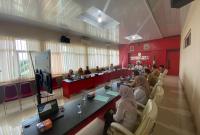Sekretaris Daerah Kabupaten Seluma membuka Rapat Forum Koordinasi, Monitoring, dan Evaluasi Implementasi Pelaksanaan Program PESIAR Tahun 2024, di Ruang Rapat Bupati Seluma pada Senin (15/7/2024).