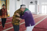 Sekda Seluma H. Hadianto sambut kepulangan jema'ah haji tiba di masjid Baitul Falihin seluma
