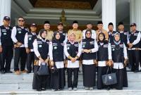  TPHD Bengkulu menyampaikan laporan kepada Gubernur Bengkulu Rohidin Mersyah di Balai Raya Semarak Bengkulu, pada Senin (15/07).