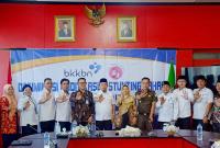 Wakil Bupati Seluma membuka Rapat Diseminasi Audit Kasus Stunting Tahap III di Kabupaten Seluma pada Rabu (24/7/2024).