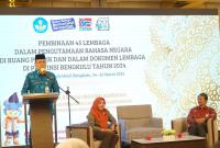 Sekretaris Daerah Provinsi Bengkulu, membuka Kegiatan Pembinaan 45 Lembaga dalam Pengutamaan Bahasa Negara Tahun 2024, di Hotel Two K Azana Style, Kota Bengkulu.