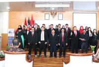 Pelantikan 38 Mediator dan Arbiter oleh Presiden DSI Prof. Sabela Gayo di Fakultas Hukum UNIB, Menghadirkan Pejabat Universitas dan Pemerintah Daerah, 24 Januari 2023 (FOTO: HUmas UNIB)