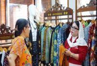Senator Destita Dorong Perlindungan HAKI Batik Basurek dan Literasi Hukum Pelaku UMKM.