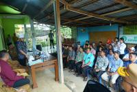 Gubeenur Bengkulu Helmi Hasan Tinjau ulang Warga Terdampak Gempa