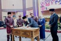 Nota kesepakatan bersama tentang pengembangan sektor pariwisata di Gedung Paripurna DPRD Kota Lubuklinggau, Jumat (17/10/2025).