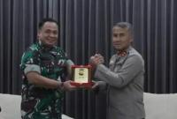 Kapolda Bengkulu Irjen Pol. Mardiyono, menerima kunjungan silaturahmi dari Tim Staf Ahli Panglima TNI, di Ruang Tamu Kapolda Bengkulu, Kamis (16/10/2025).