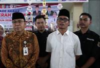 Asisten I Bidang Pemerintahan dan Kesejahteraan Rakyat Setda Provinsi Bengkulu, Khairil Anwar, Wakil Ketua I DPRD Provinsi Bengkulu, Teuku Zulkarnain, menghadiri sekaligus membuka kegiatan Olimpiade Akbar Merah Putih