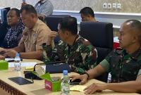 Rapat Menjelang pelaksanaan latihan perdana Batalyon 13 Grup 1 Komando Pasukan Khusus (Kopassus), Minggu (21/6). 