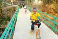 Senyum Nyaring di Atas Jembatan TMMD 129 Bojonegoro Brang Etan: Buat Ibu-Ibu dan Santri Cilik Bernapas Lega