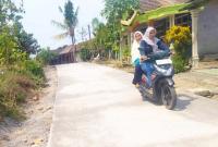 Salah satu sasaran fisik yang telah rampung adalah pembangunan jalan cor beton di Dusun Kedungpandan sepanjang 550 meter dengan lebar 3 meter, yang kini memberikan akses transportasi lebih aman dan nyaman bagi warga.