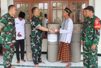 Di balik agenda peninjauan kegiatan fisik dan nonfisik, rombongan Tim Wasev juga menghadirkan kepedulian sosial melalui penyaluran bantuan untuk sarana ibadah masyarakat setempat, Jumat (31/7/2026).