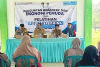 Melalui kegiatan nonfisik, Satgas TMMD bersama Pemerintah Kabupaten Bojonegoro juga mendorong peningkatan kapasitas generasi muda melalui Pelatihan Penguatan Karakter, Pengembangan Ekonomi Pemuda, dan Public Speaking yang digelar di Balai Desa Kesongo, Senin (20/7/2026).
