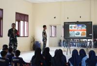 Satgas TMMD ke-129 Kodim 0813/Bojonegoro memberikan materi Wawasan Kebangsaan kepada pelajar SMP Negeri Satu Atap Kesongo, Desa Kesongo, Kecamatan Kedungadem, Kabupaten Bojonegoro.
