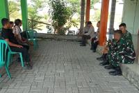 Personel Satgas TMMD menggelar ramah tamah bersama Pemerintah Desa, unsur Forkopimcam, serta tokoh masyarakat sebagai langkah awal memperkuat sinergi sebelum turun ke lapangan, Sabtu (18/7/2026).