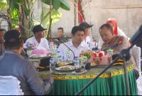 Bupati Bengkulu Utara mengikuti acara Ground Breaking Pembangunan Jembatan Perintis Garuda Tahap III dan IV Kodam XXI/Radin Inten melalui Kodim 0423/BU, yang mengusung tema “TNI AD Hadir untuk Rakyat”. Rabu pagi, (1/4/2026).